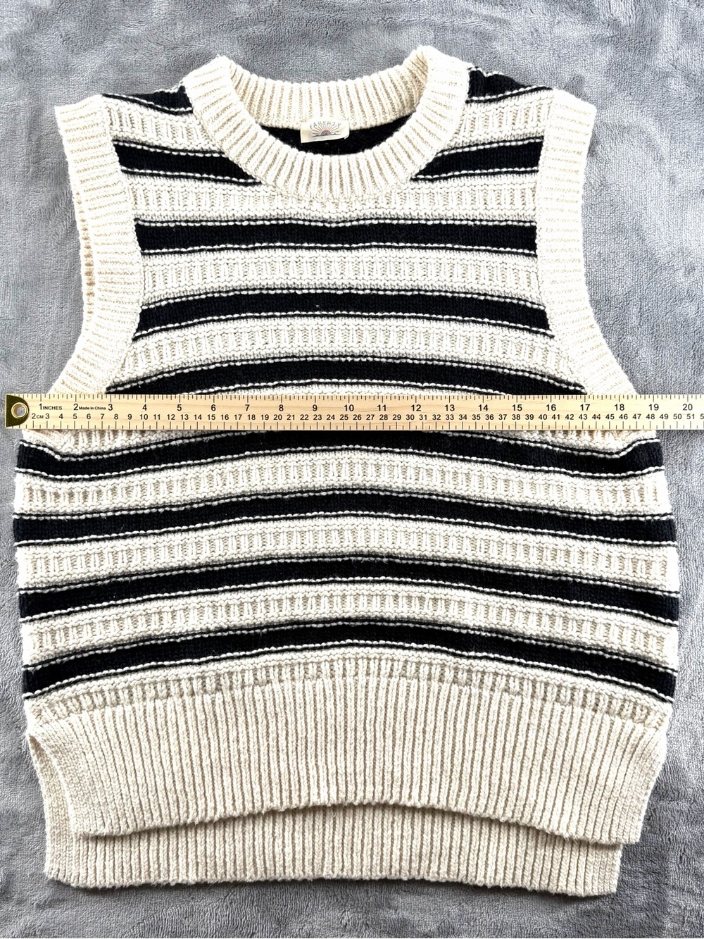 Faherty Cream & Black Striped Knit Sweater Vest Old Money Coastal Preppy Chic - Picture 4 of 10